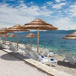 Mare And Terra Apartament *
